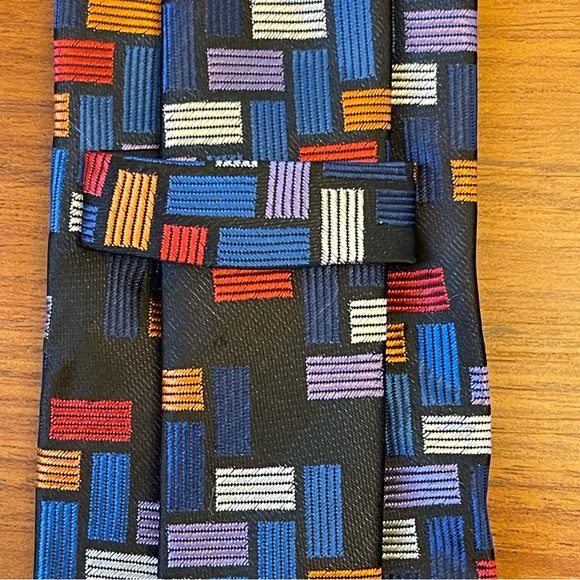 Handmade Italian Silk Tie ~ Fabulous Geometric Print - Picture 4 of 6